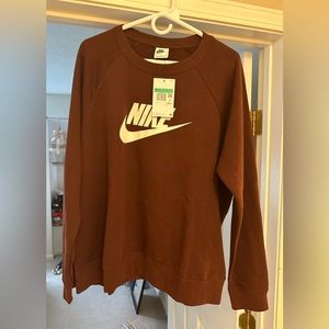 Nike women’s brown crew neck sweet shirt size XL brand new with tags